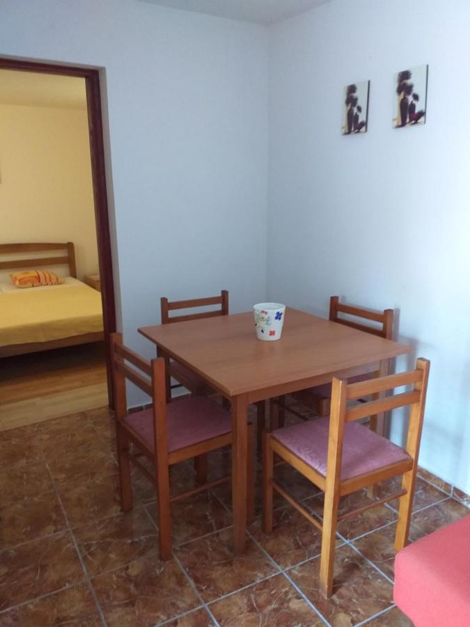 Apartmani Marijanovic Vir Esterno foto