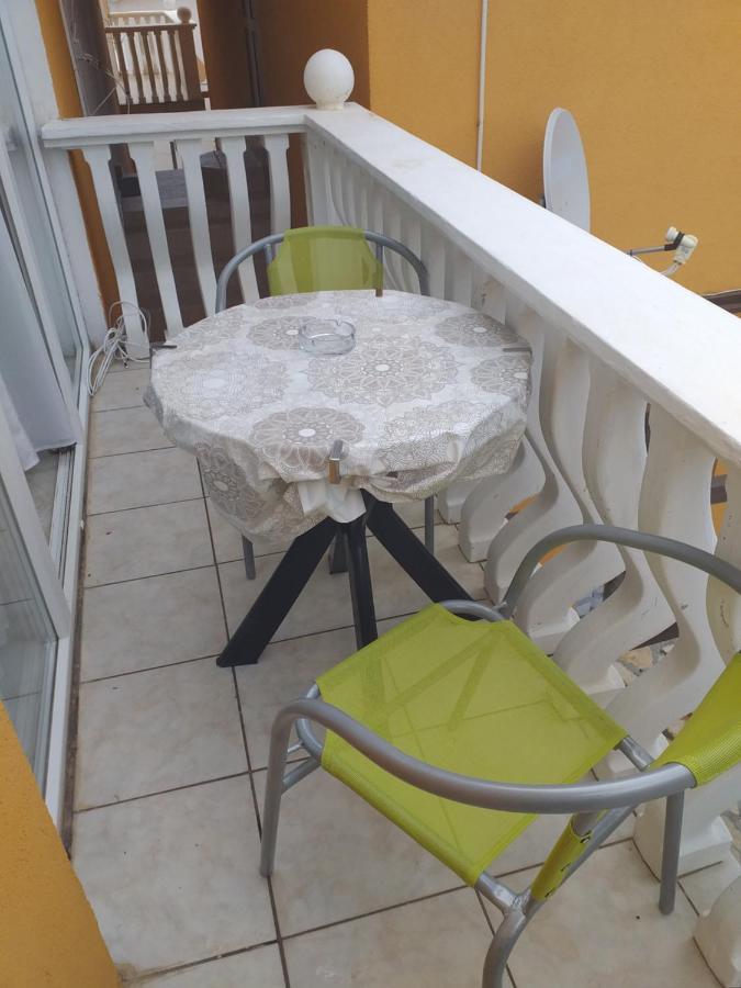 Apartmani Marijanovic Vir Esterno foto