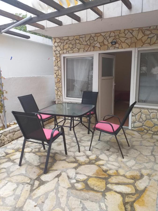 Apartmani Marijanovic Vir Esterno foto