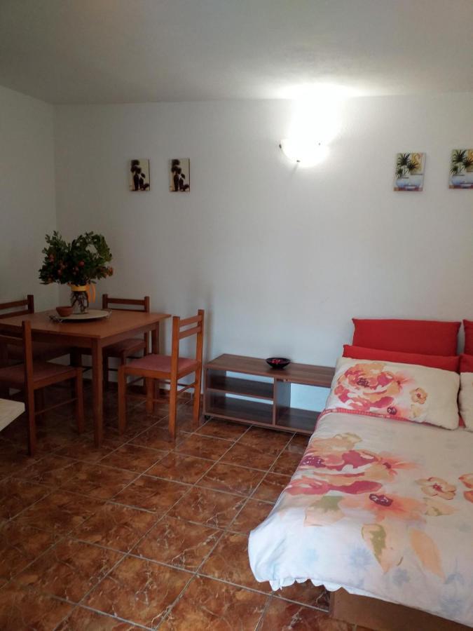 Apartmani Marijanovic Vir Esterno foto