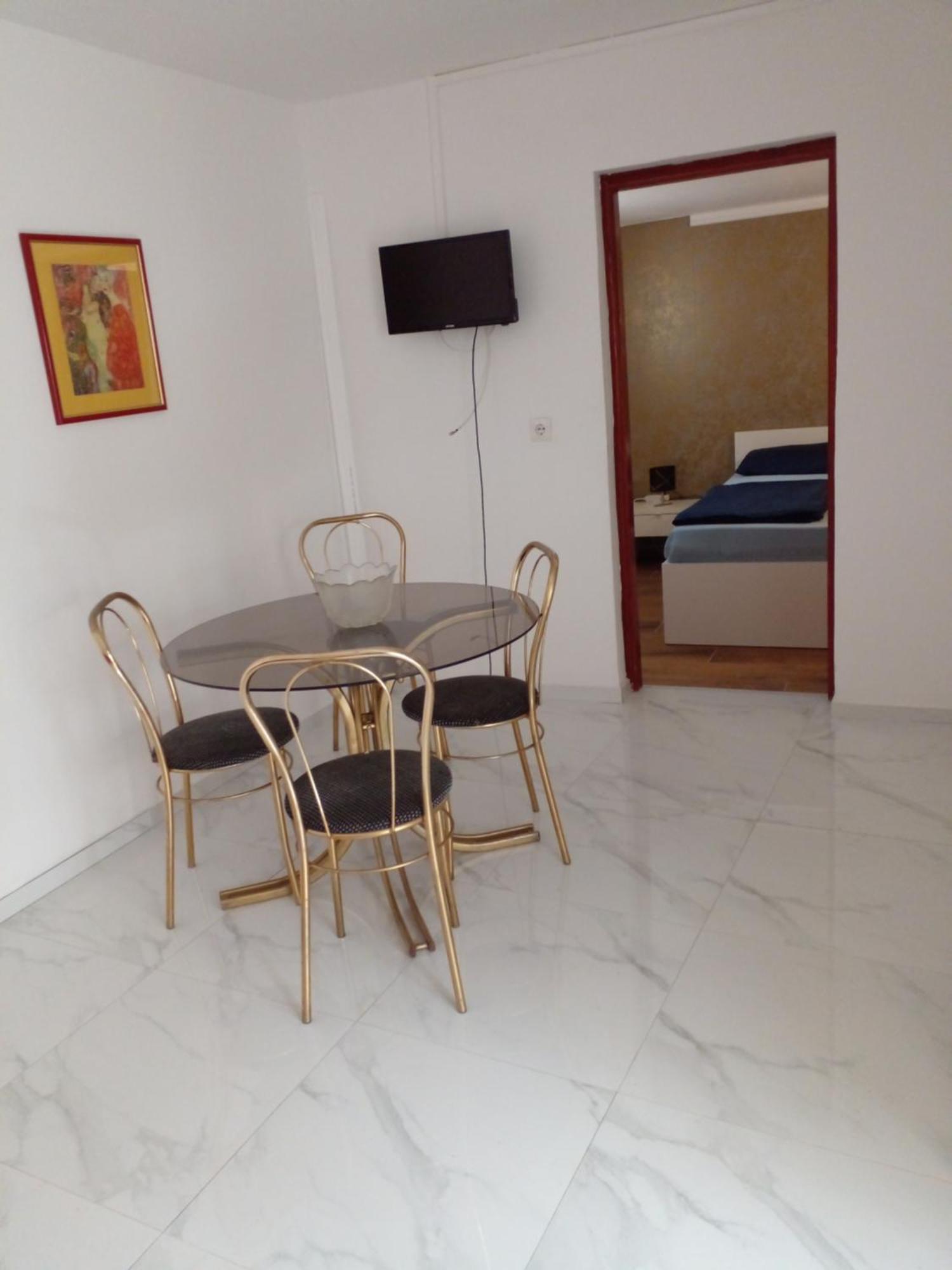 Apartmani Marijanovic Vir Esterno foto