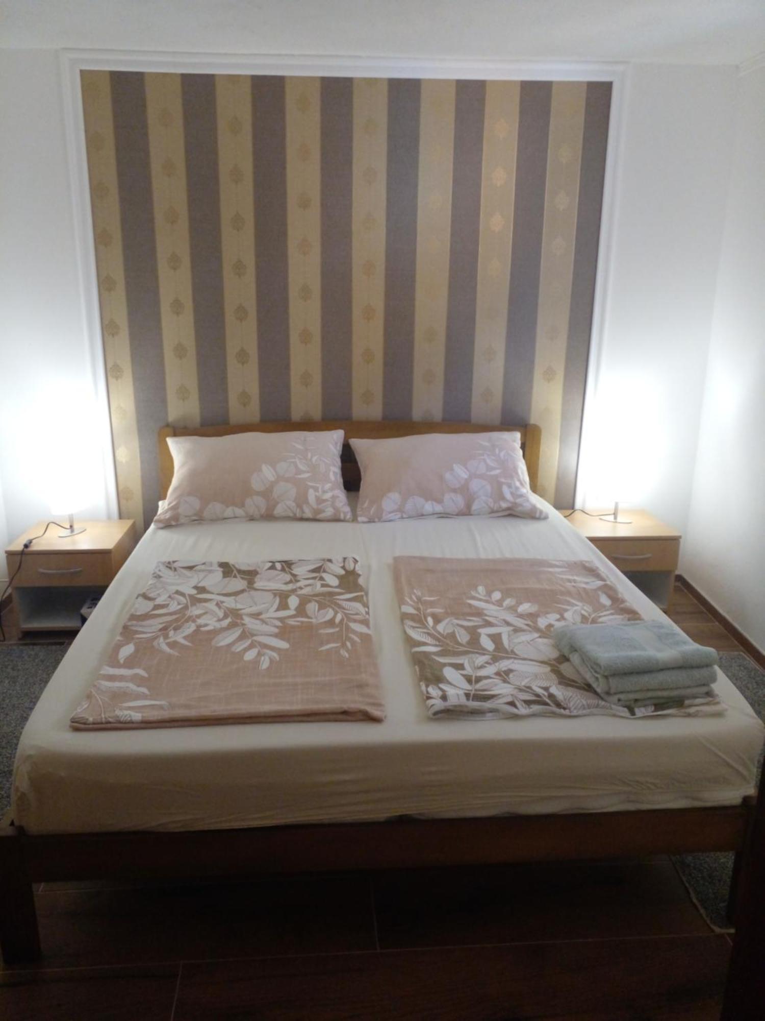 Apartmani Marijanovic Vir Esterno foto