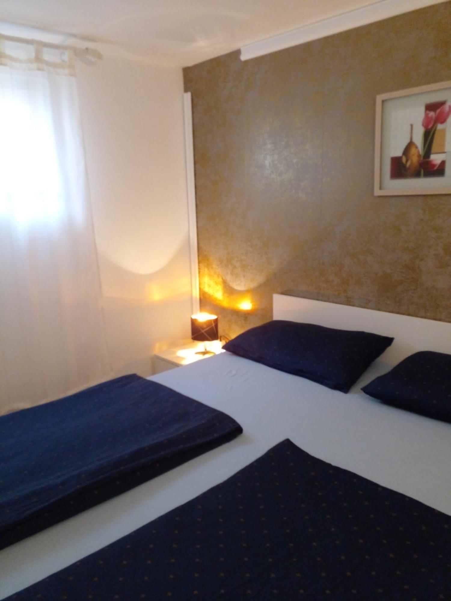 Apartmani Marijanovic Vir Esterno foto