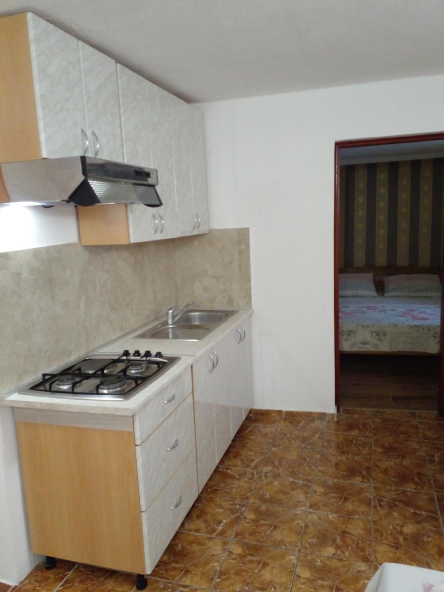 Apartmani Marijanovic Vir Esterno foto