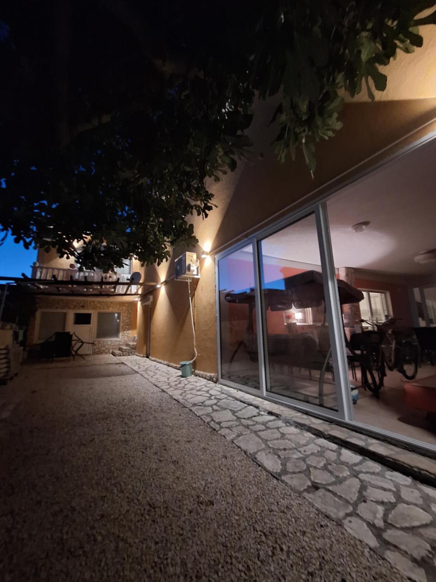 Apartmani Marijanovic Vir Esterno foto